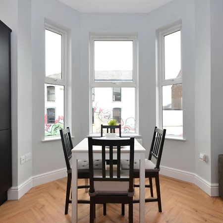 2 Bdr & 1 Bdr Apartments At Queens Uni By Belfast City Breaks Екстер'єр фото