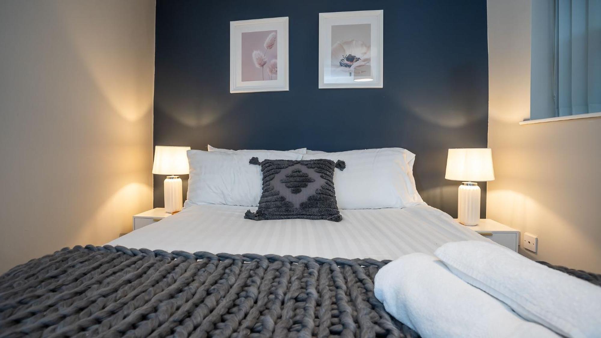 2 Bdr & 1 Bdr Apartments At Queens Uni By Belfast City Breaks Номер фото