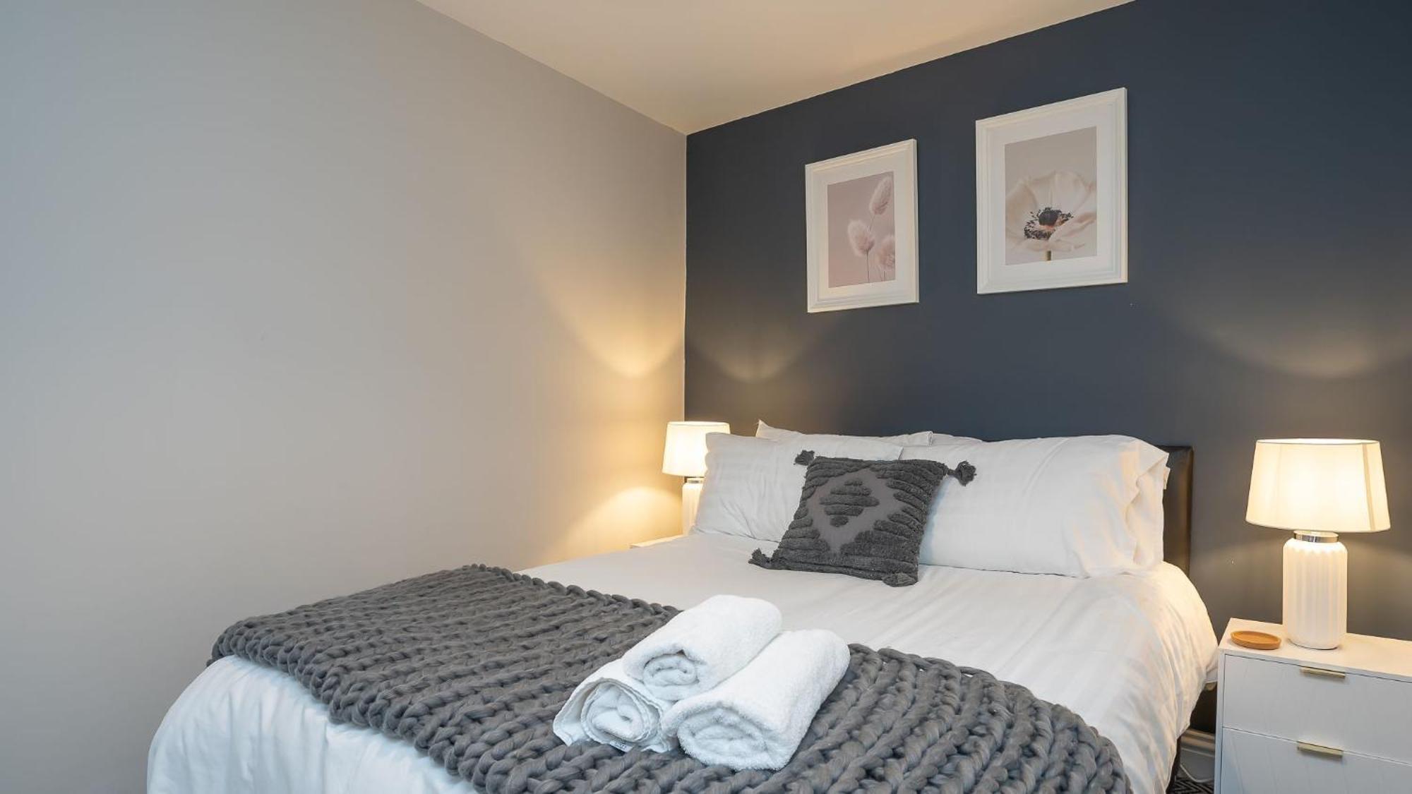 2 Bdr & 1 Bdr Apartments At Queens Uni By Belfast City Breaks Номер фото